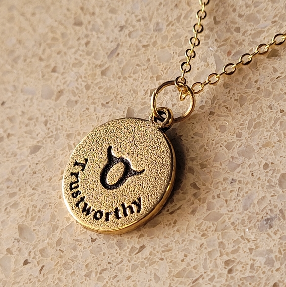 ♉️ Taurus Zodiac Sign 18k Gold Plated Necklace - Picture 2 of 4